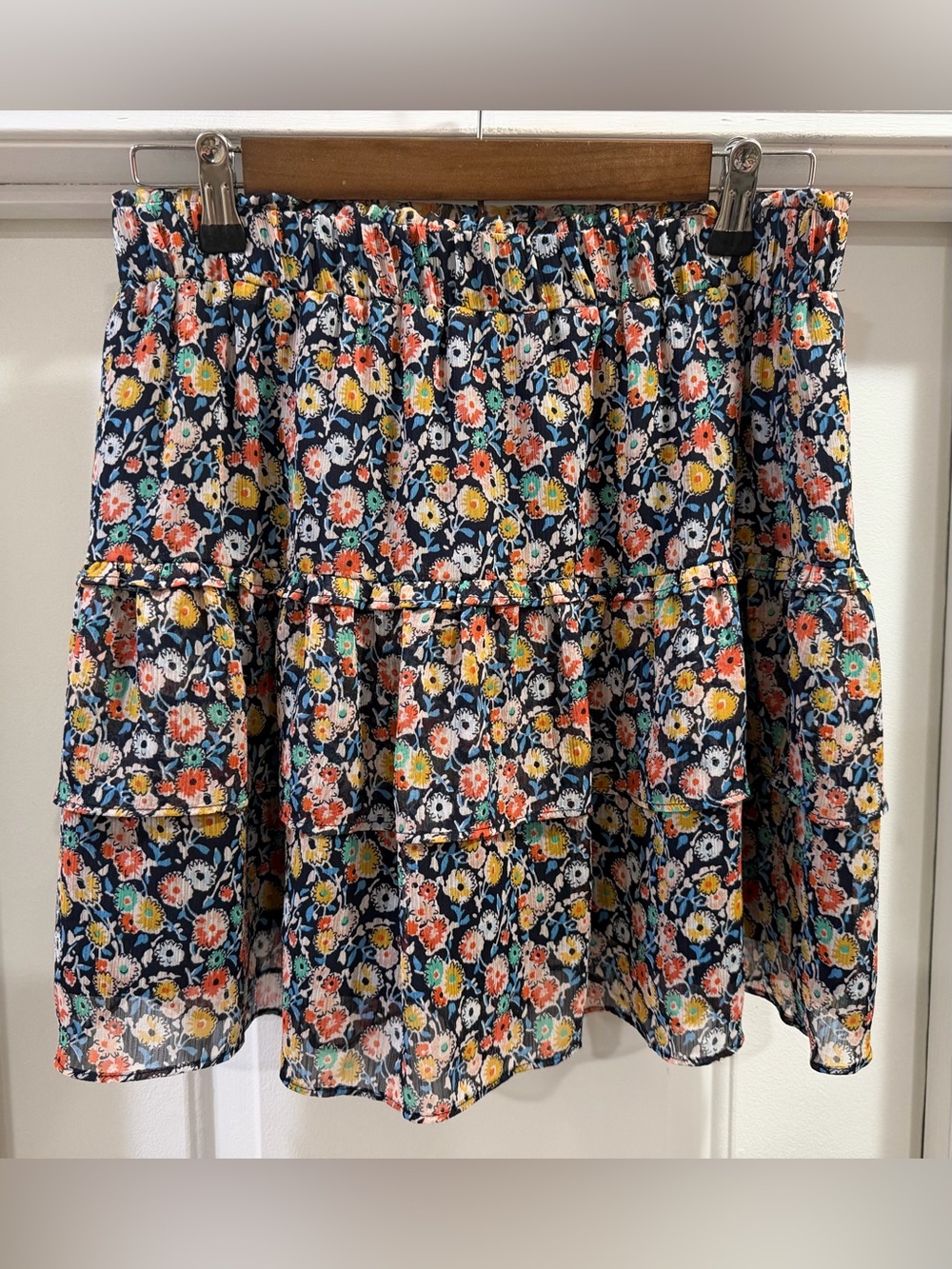 LOFT Floral Ruffled Tiered Skater Skirt Size Medium Petite